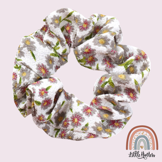 White Daisies Scrunchies